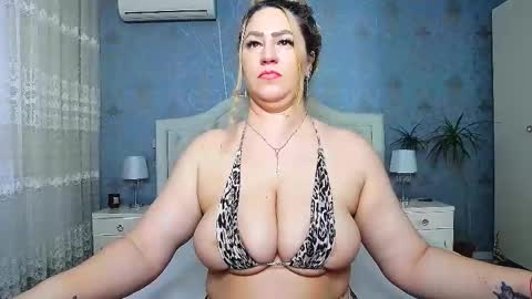 Snapshot of jessicalove20 chatting on March 10, 9:23 am single mommy online show from March 10, 9:23 am