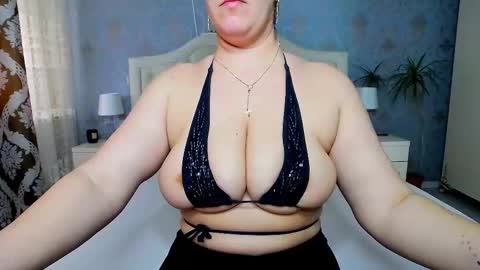 Snapshot of jessicalove20 chatting on March 12, 10:48 am single mommy online show from March 12, 10:48 am
