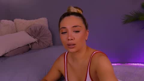 Snapshot of jessiellle chatting on September 30, 2:16 pm jessiellle online show from September 30, 2:16 pm