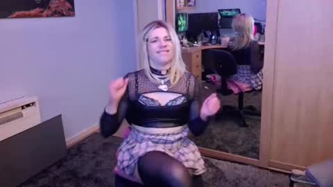 Snapshot of jessiessicaxx chatting on March 12, 4:08 am Jessiessicaxx online show from March 12, 4:08 am
