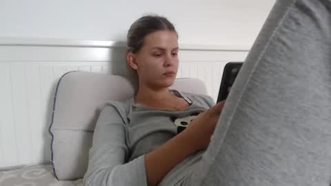 Snapshot of jessiexryan chatting on October 14, 9:01 am jessieryan online show from October 14, 9:01 am