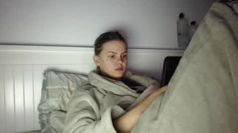 jessieryan online show from November 14, 4:58 am