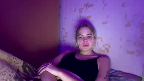 Snapshot of jessika_evans chatting on October 15, 4:19 pm jessika_evans online show from October 15, 4:19 pm