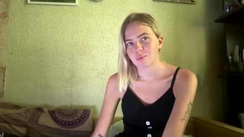 Snapshot of jessika_evans chatting on September 20, 7:00 am jessika_evans online show from September 20, 7:00 am