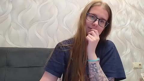 jessy_yng online show from October 31, 12:27 pm