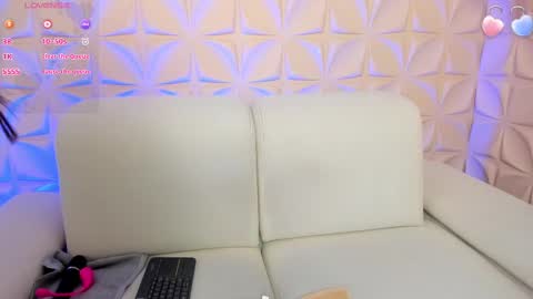 Snapshot of jessymorgan_ chatting on February 15, 3:42 am Jessy Morgan online show from February 15, 3:42 am