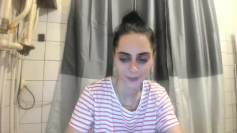 Snapshot of jessystarrr chatting on October 14, 9:29 pm Jessy online show from October 14, 9:29 pm
