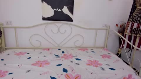 Snapshot of jessystarrr chatting on February 12, 4:44 pm Jessy online show from February 12, 4:44 pm