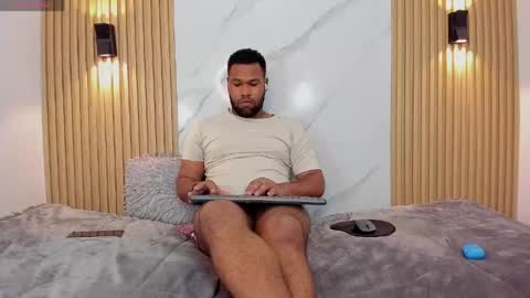 jeus_stanley online show from May 25, 5:13 am