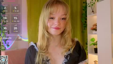 Gwen online show from April 12, 8:24 pm