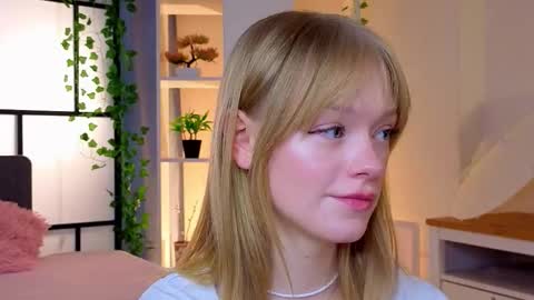 Gwen online show from March 25, 8:15 pm