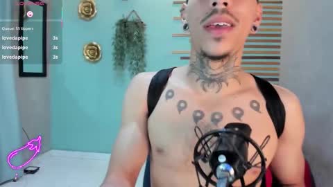Snapshot of jharol_cardona chatting on October 12, 2:04 am Jharol online show from October 12, 2:04 am