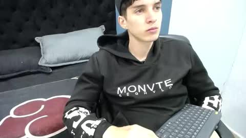 Jheampiero online show from October 29, 1:57 pm