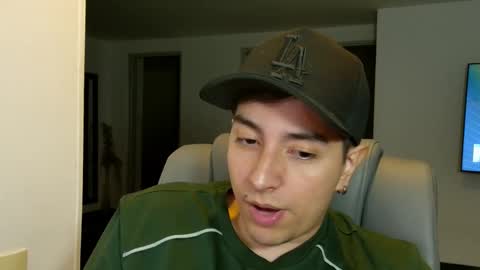 Snapshot of jhoan_saenz chatting on September 13, 3:31 am Jhoan Saenz online show from September 13, 3:31 am