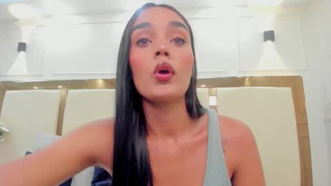 Snapshot of jhoanaduran_ chatting on October 11, 9:07 pm Jhoana online show from October 11, 9:07 pm