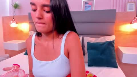 Snapshot of jhoanaduran_ chatting on October 16, 6:29 pm Jhoana online show from October 16, 6:29 pm