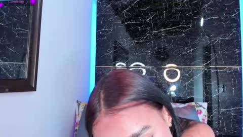Snapshot of jhoanaduran_ chatting on October 3, 8:50 pm Jhoana online show from October 3, 8:50 pm