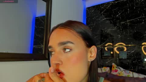 Snapshot of jhoanaduran_ chatting on October 2, 7:01 pm Jhoana online show from October 2, 7:01 pm