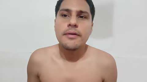 Snapshot of jhon_0511 chatting on February 11, 1:41 am Jhon online show from February 11, 1:41 am