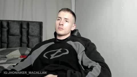 Jhonaiker online show from February 9, 11:40 pm