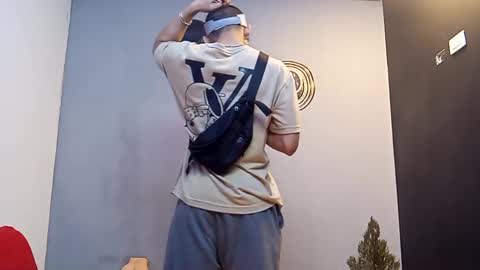 Snapshot of jhonny_thes28 chatting on October 9, 1:44 am jhonny_thes28 online show from October 9, 1:44 am