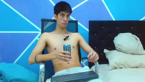 Snapshot of jhony_sex3 chatting on February 1, 8:39 am jhony_sex3 online show from February 1, 8:39 am