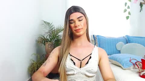 Jhuan Nhez online show from April 11, 8:35 pm