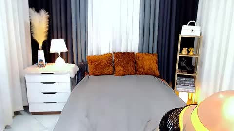 jhuliana_and_charles_room online show from February 21, 3:23 am