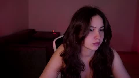 jia_lisaa online show from August 8, 5:45 pm