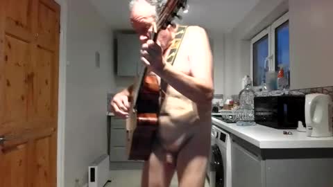 Snapshot of jimmybenido chatting on October 4, 5:55 pm Jim Redgewell online show from October 4, 5:55 pm