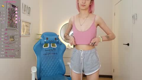 Snapshot of jinx_boom chatting on February 22, 11:46 am jinx_boom online show from February 22, 11:46 am