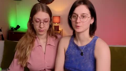 Snapshot of jitoon_exe chatting on January 26, 4:09 pm Hey Guys We are Julia ginger  Tina brunette online show from January 26, 4:09 pm