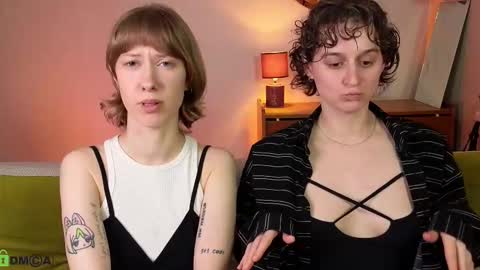 Snapshot of jitoon_exe chatting on September 20, 7:06 pm Hey Guys We are Julia ginger  Tina brunette online show from September 20, 7:06 pm