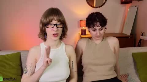 Snapshot of jitoon_exe chatting on October 11, 9:07 pm Hey Guys We are Julia ginger  Tina brunette online show from October 11, 9:07 pm