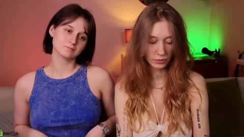 Snapshot of jitoon_exe chatting on March 11, 2:51 pm Hey Guys We are Julia ginger  Tina brunette online show from March 11, 2:51 pm