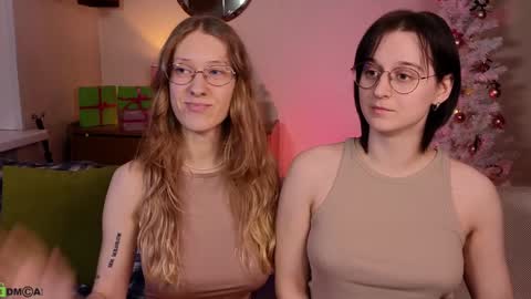 Snapshot of jitoon_exe chatting on January 3, 11:14 am Hey Guys We are Julia ginger  Tina brunette online show from January 3, 11:14 am