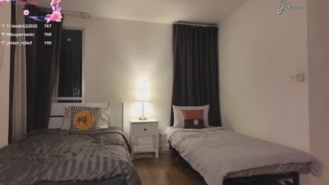 Jiwon online show from February 22, 3:47 pm