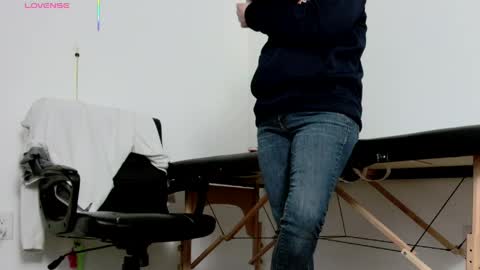 Nicole  Allen online show from March 30, 11:49 pm