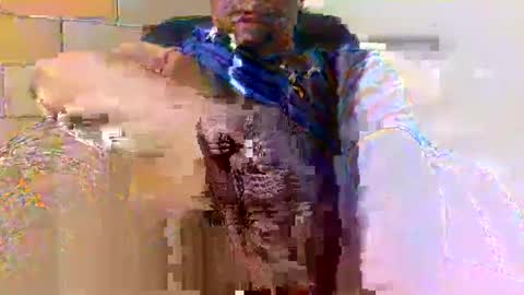 Snapshot of jln102004 chatting on February 18, 3:52 pm Holmesfifth online show from February 18, 3:52 pm