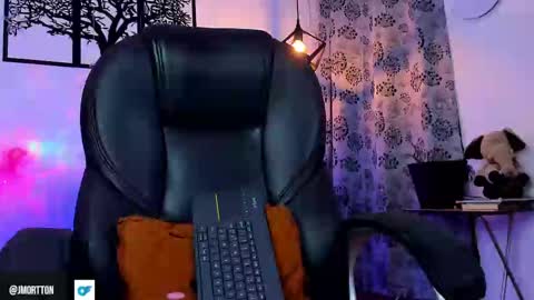 Snapshot of jmortton chatting on March 4, 12:50 am IGJmortton online show from March 4, 12:50 am