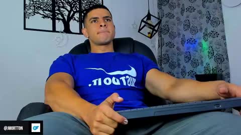 Snapshot of jmortton chatting on February 18, 12:49 pm IGJmortton online show from February 18, 12:49 pm