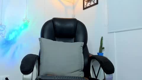 IGJmortton online show from November 21, 11:52 am