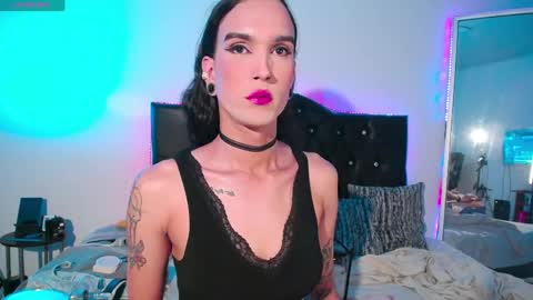 Joa Isaza     online show from March 24, 6:08 am