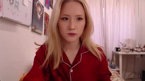 joan_kiss online show from November 21, 9:40 am