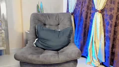 JOAN SAENZ online show from February 24, 1:13 am