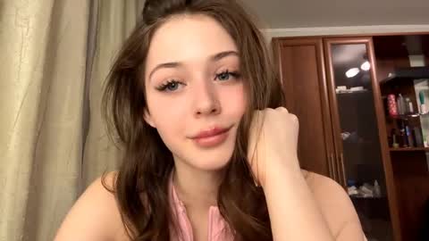 Adel online show from April 22, 7:21 pm