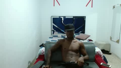 Snapshot of joao_leao chatting on October 14, 6:44 pm joao_leao online show from October 14, 6:44 pm