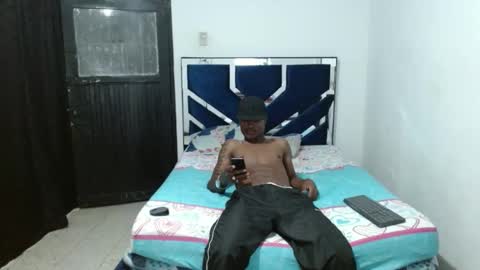 Snapshot of joao_leao chatting on September 30, 1:27 am joao_leao online show from September 30, 1:27 am