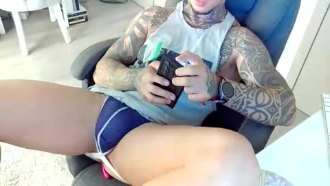 Snapshot of jockstraps3x chatting on October 20, 12:32 pm Jockstrap3x online show from October 20, 12:32 pm