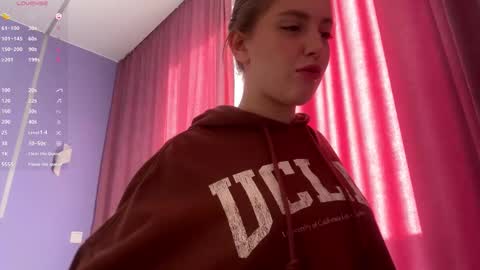 Lina online show from November 4, 7:42 am